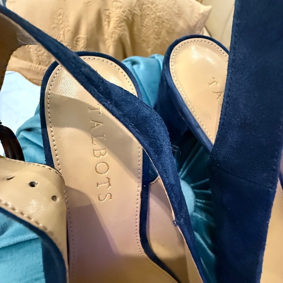 LIMITED TIME: 3 FOR $30 NAVY SUEDE TALBOT'S SLING BACK - Picture 5 of 10